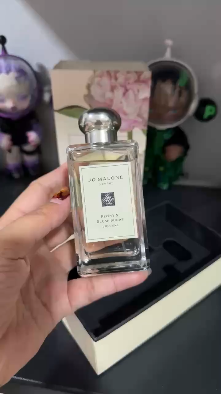 【ของแท้✓ติดทนนาน】Peony & Blush Suede EDC 2ml / 5ml / 10ml  น้ําหอมผู้หญิง น้ำหอมพกพา น้ำหอมมินิ น้ําหอมฟิน