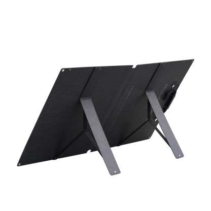 Vista lateral del panel solar SE100, resaltando el material IP68 resistente al agua y polvo.