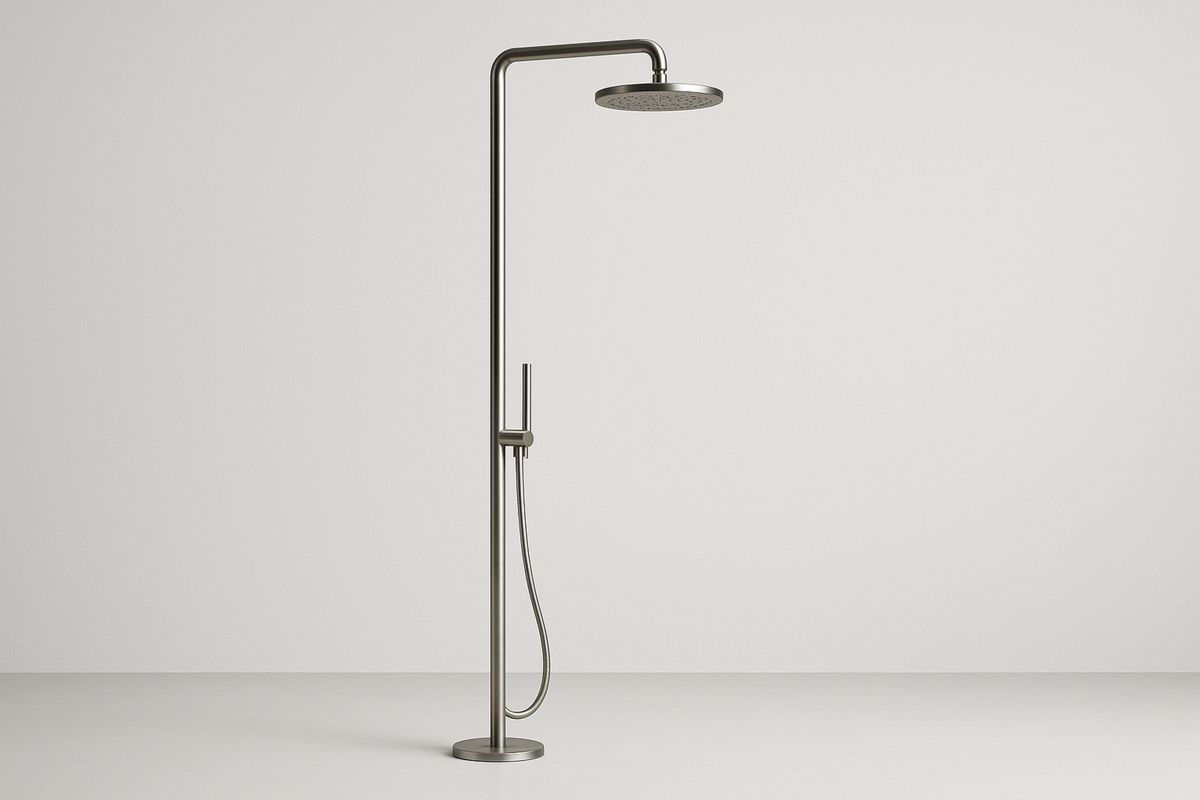 Freestanding Outdoor Stainless Steel Shower with Handheld-Giardinoincanto