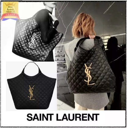 滝沢カレンさん【BLACKPINKROSE同じバッグ】SAINT LAURENTイカール マキシ ショッピングバッグ（ラムスキン／キルティング）