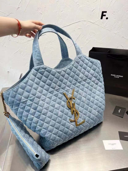 滝沢カレンさん【BLACKPINKROSE同じバッグ】SAINT LAURENTイカール マキシ ショッピングバッグ（ラムスキン／キルティング）