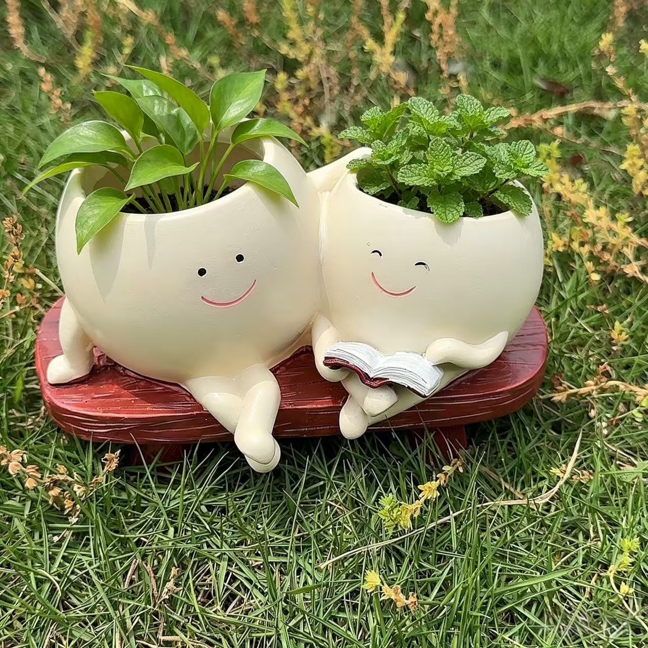 長椅閱讀時光｜多肉花盆