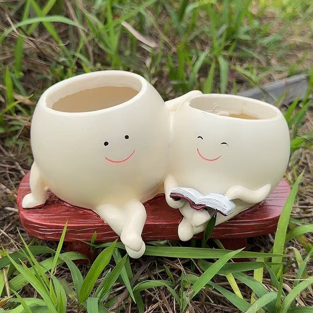 長椅閱讀時光｜多肉花盆