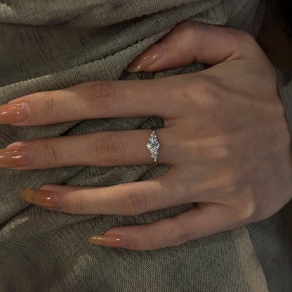 【柏林情書】閃鑽簇擁開口指環 輕奢高級質感百搭