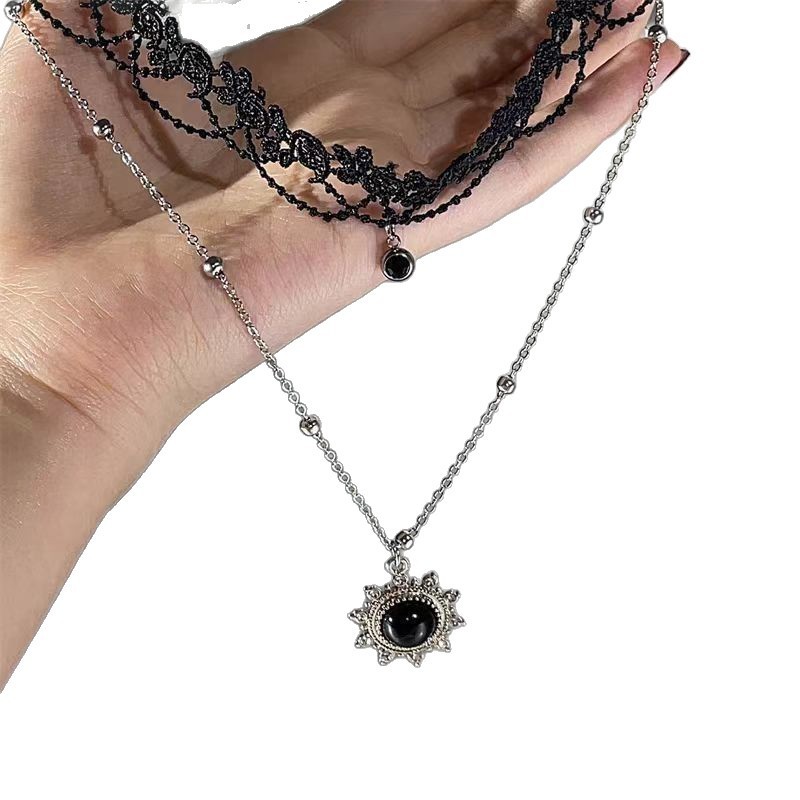 暗黑復古蕾絲 choker｜太陽花吊墜雙層鎖骨鏈
