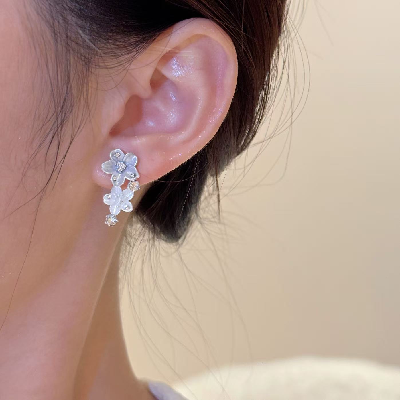 輕奢質感｜疊層透感花朵 雙層設計耳飾