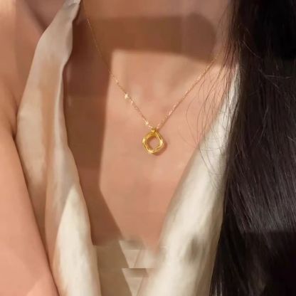 細鏈莫比烏斯項鍊｜通勤百搭輕奢款