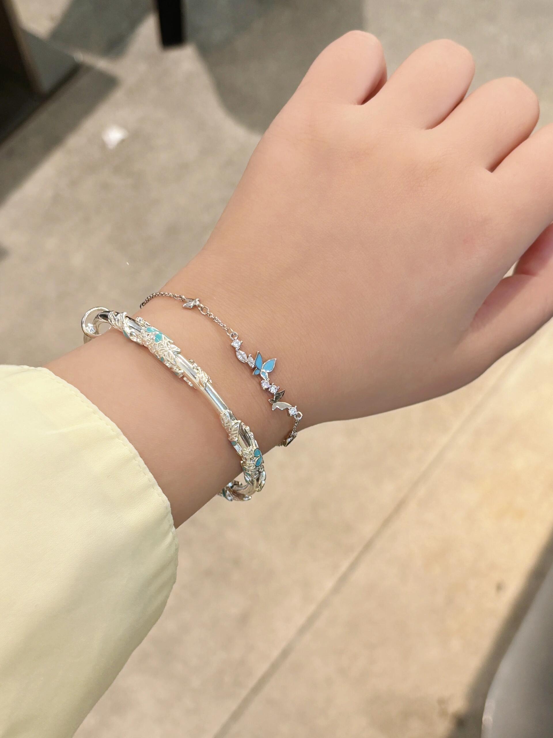 蝴蝶夜光點綴細節感手鏈手鐲款