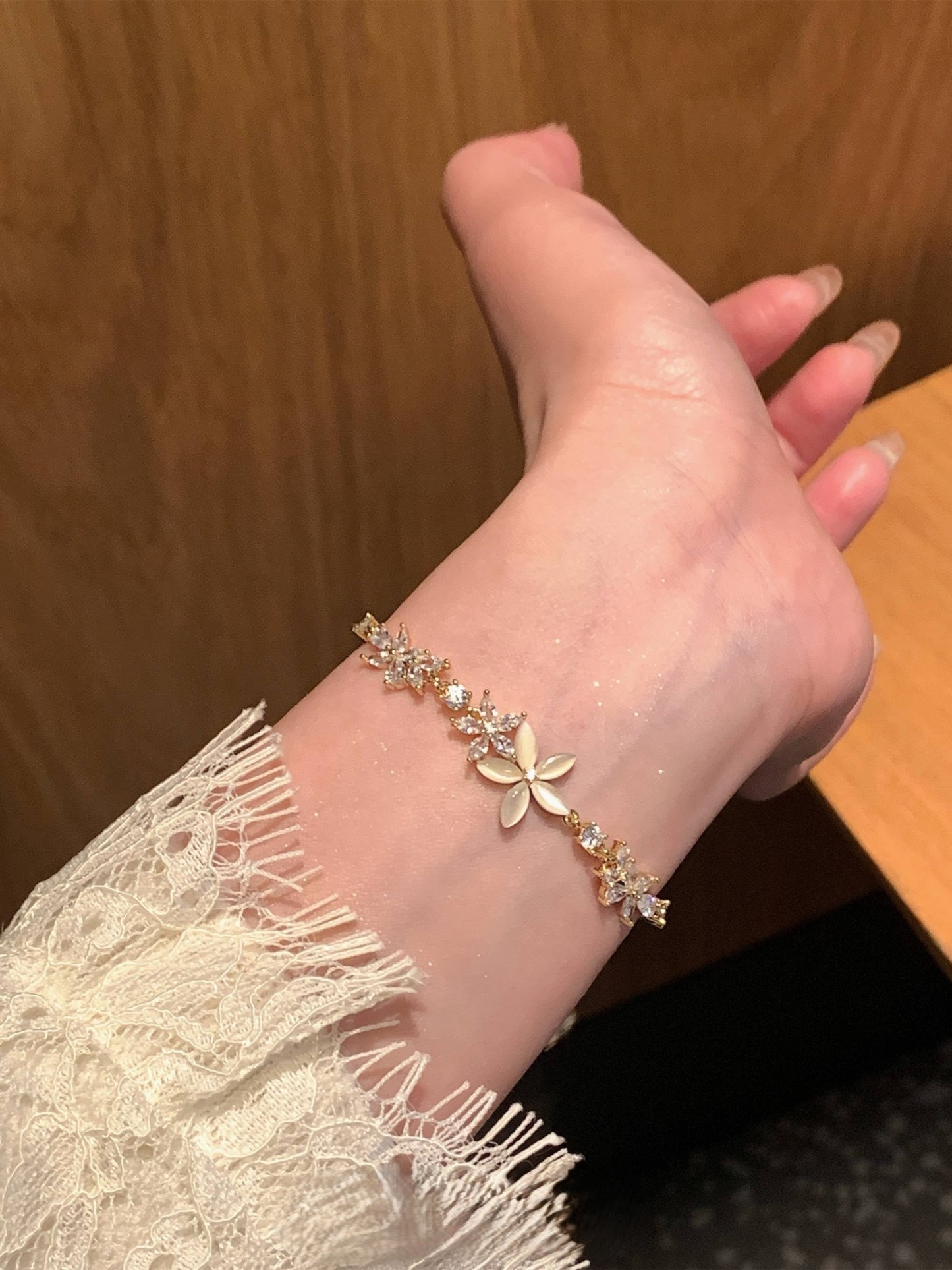 春日梨花抽拉腕鍊｜超閃锆石花朵甜美元氣款