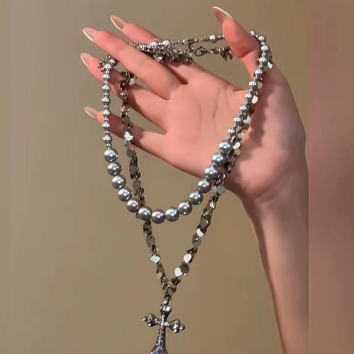 重工雙層十字架亮色愛心珍珠鏈｜嘻哈朋克風男女同款小眾高級鎖骨鍊