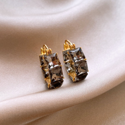 秋冬款黑色方形鋯石圈圈耳扣｜小眾高級感輕奢氣質百搭耳飾