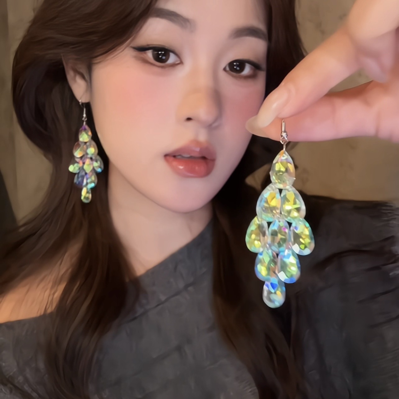 輕奢夢幻藍水晶耳環 晚宴千金氣質款