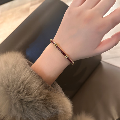 紅色皮革編織開口手鐲｜金色細節氣質日常款