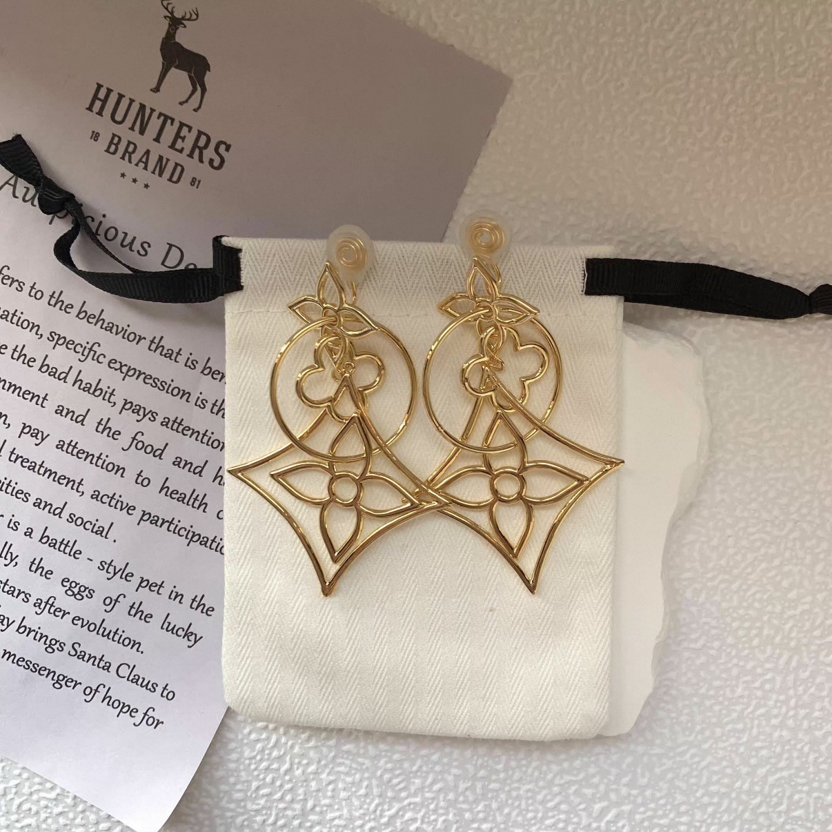 【歐陽娜娜同款】輕盈金菱・鏤空工藝耳墜