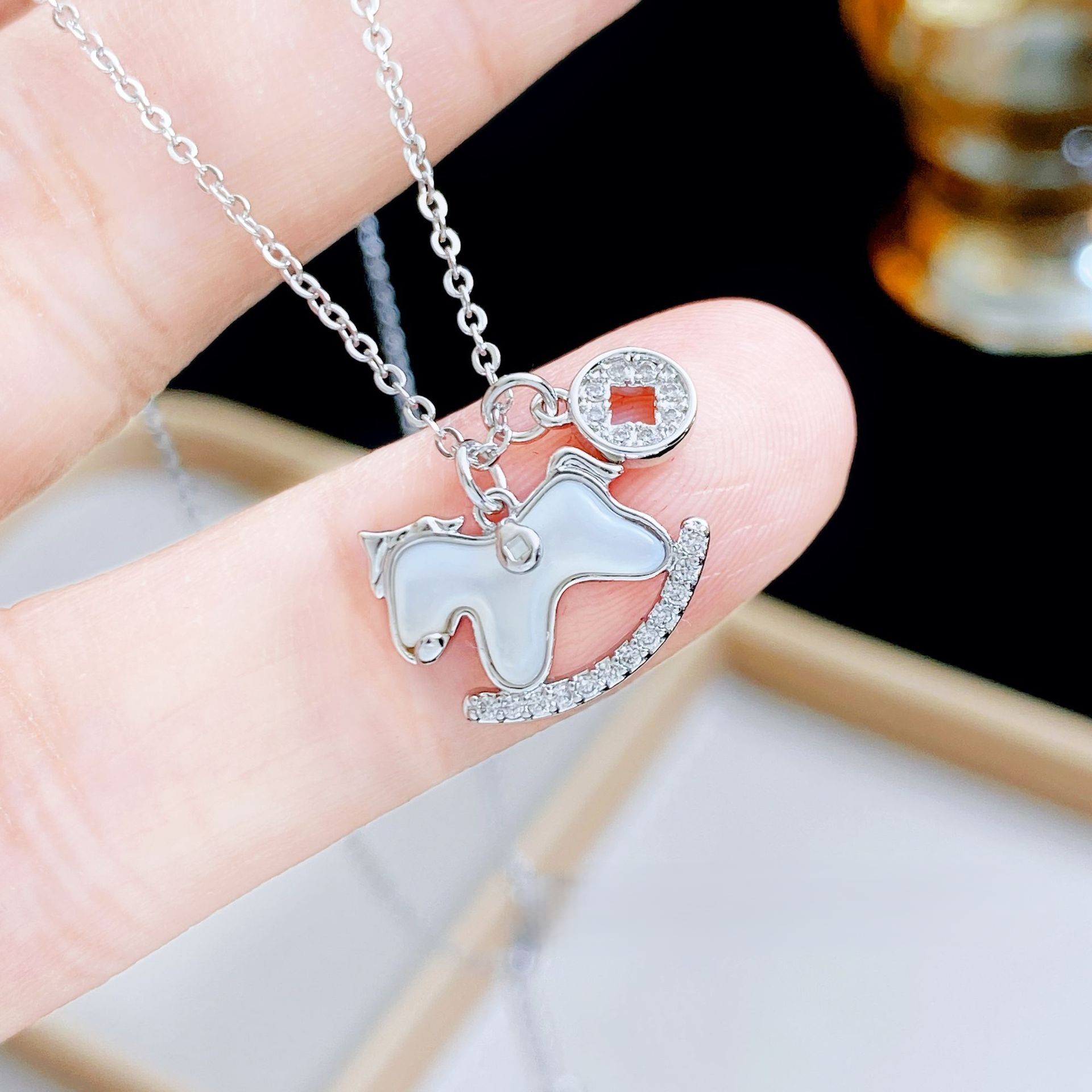 馬年開運項鍊：貝殼鎖骨鍊・馬上招財