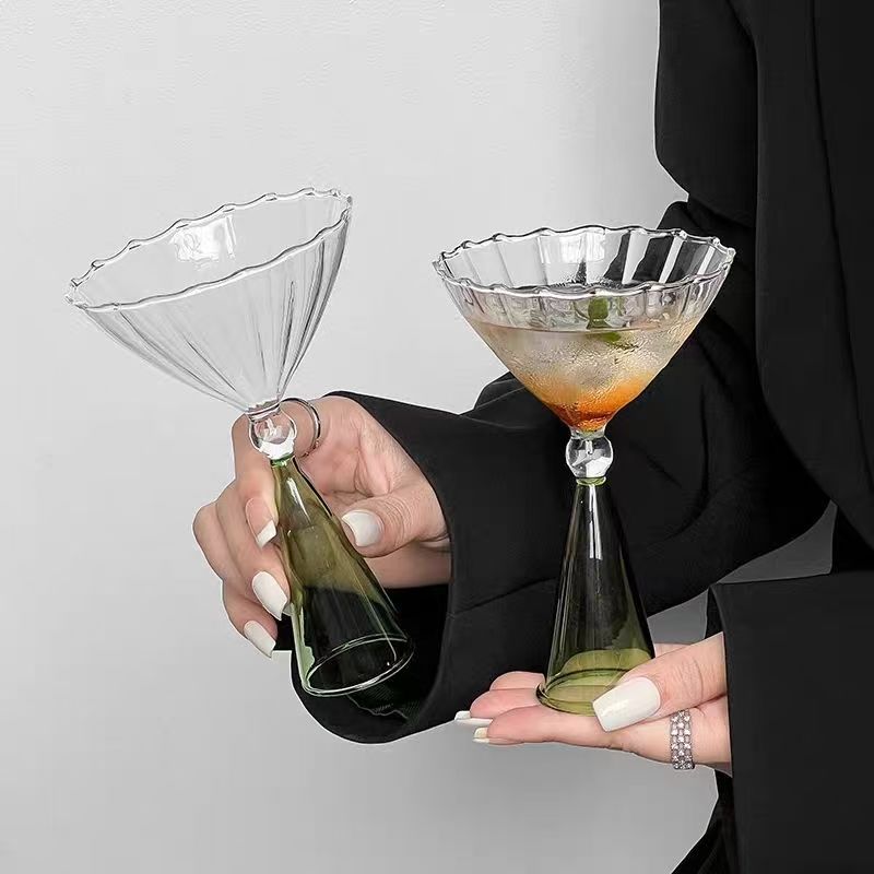 波浪邊玻璃雞尾酒杯 | 綠色錐形底座高腳杯