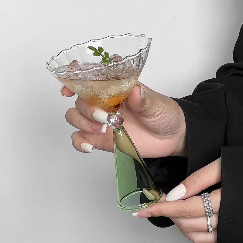 波浪邊玻璃雞尾酒杯 | 綠色錐形底座高腳杯