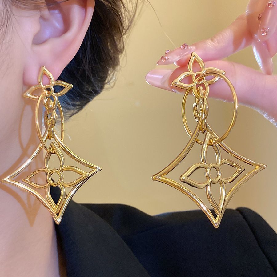 【歐陽娜娜同款】輕盈金菱・鏤空工藝耳墜