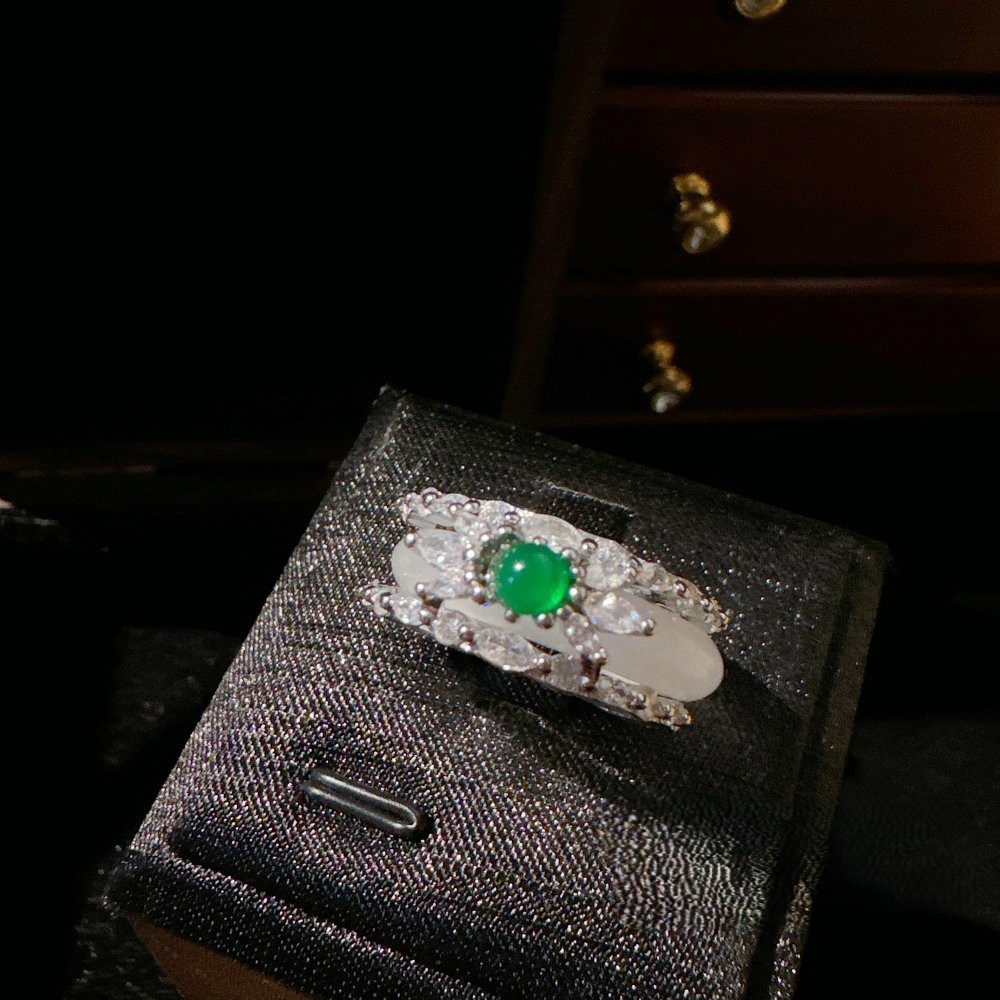 花朵水滴鋯石戒｜清新白玉髓