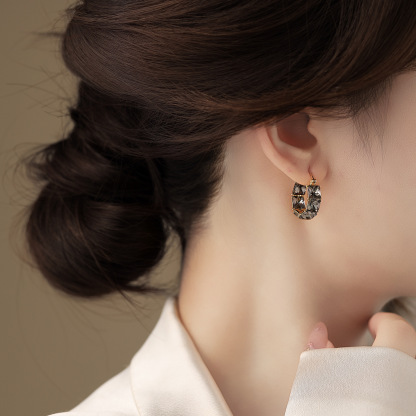 秋冬款黑色方形鋯石圈圈耳扣｜小眾高級感輕奢氣質百搭耳飾