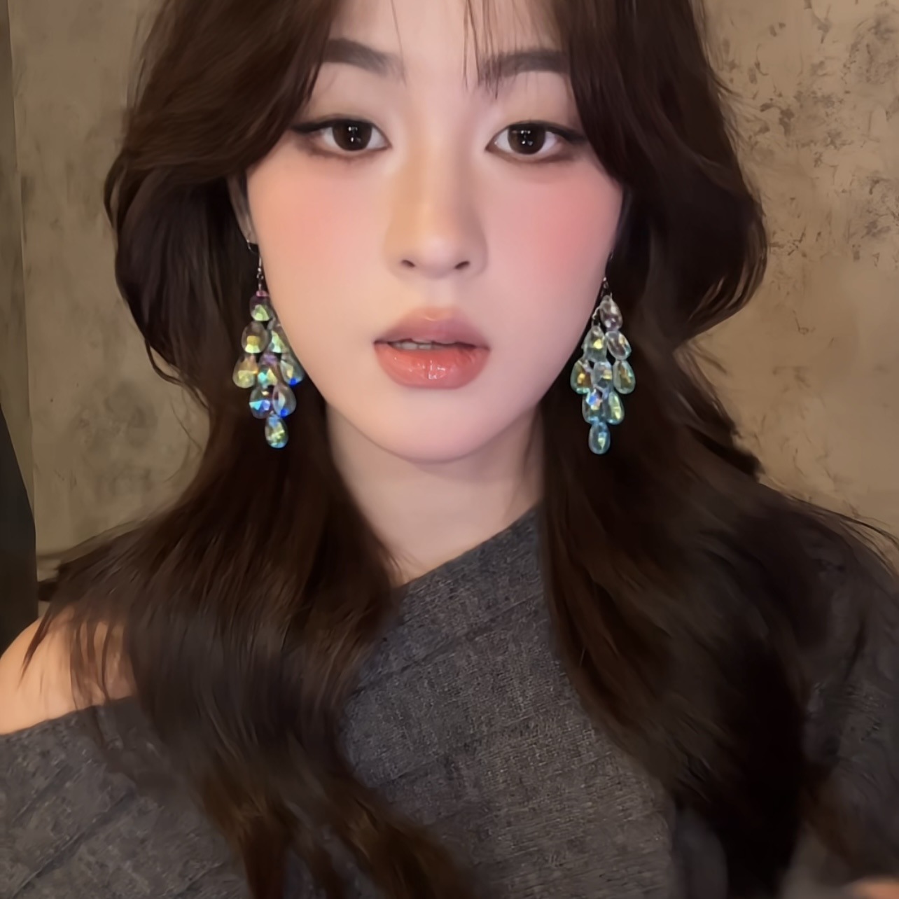 輕奢夢幻藍水晶耳環 晚宴千金氣質款