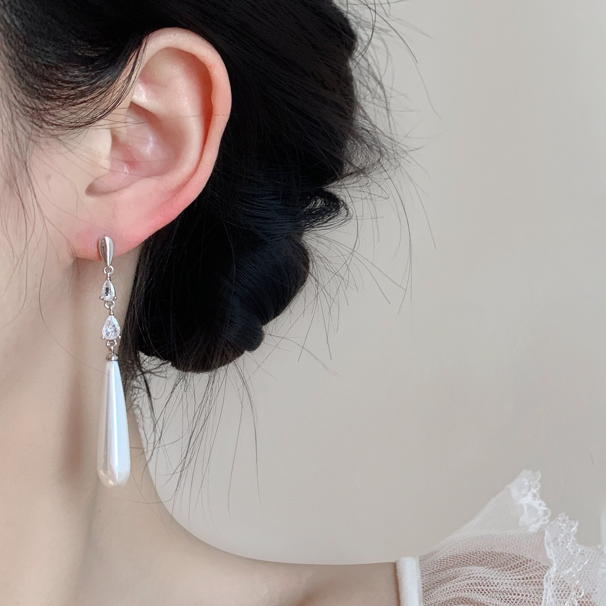 銀水滴珍珠新中式耳飾｜長款閃石點綴 銀針國風耳飾