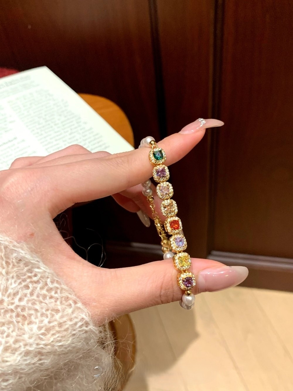 彩色鋯石點綴珍珠手鍊 輕奢細節款