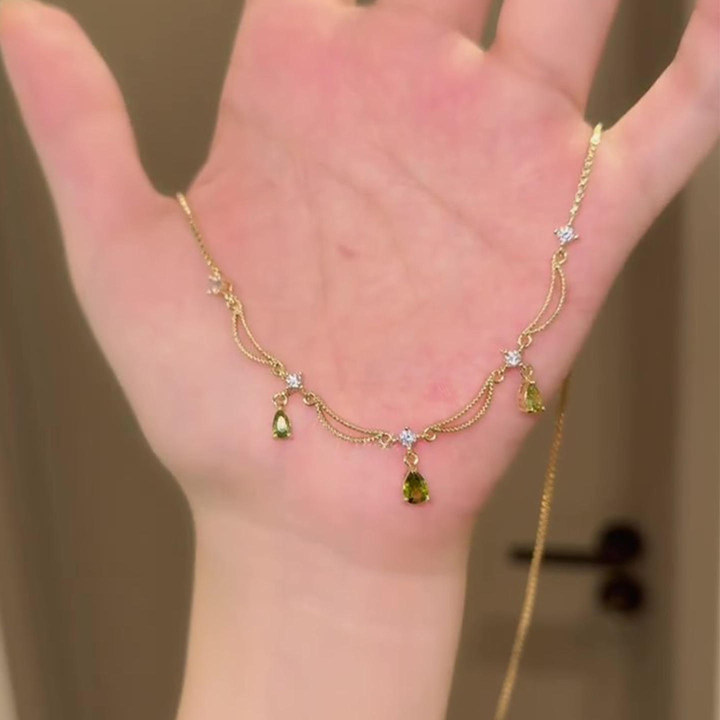 法式水滴流蘇細鏈手鍊｜優雅垂墜設計