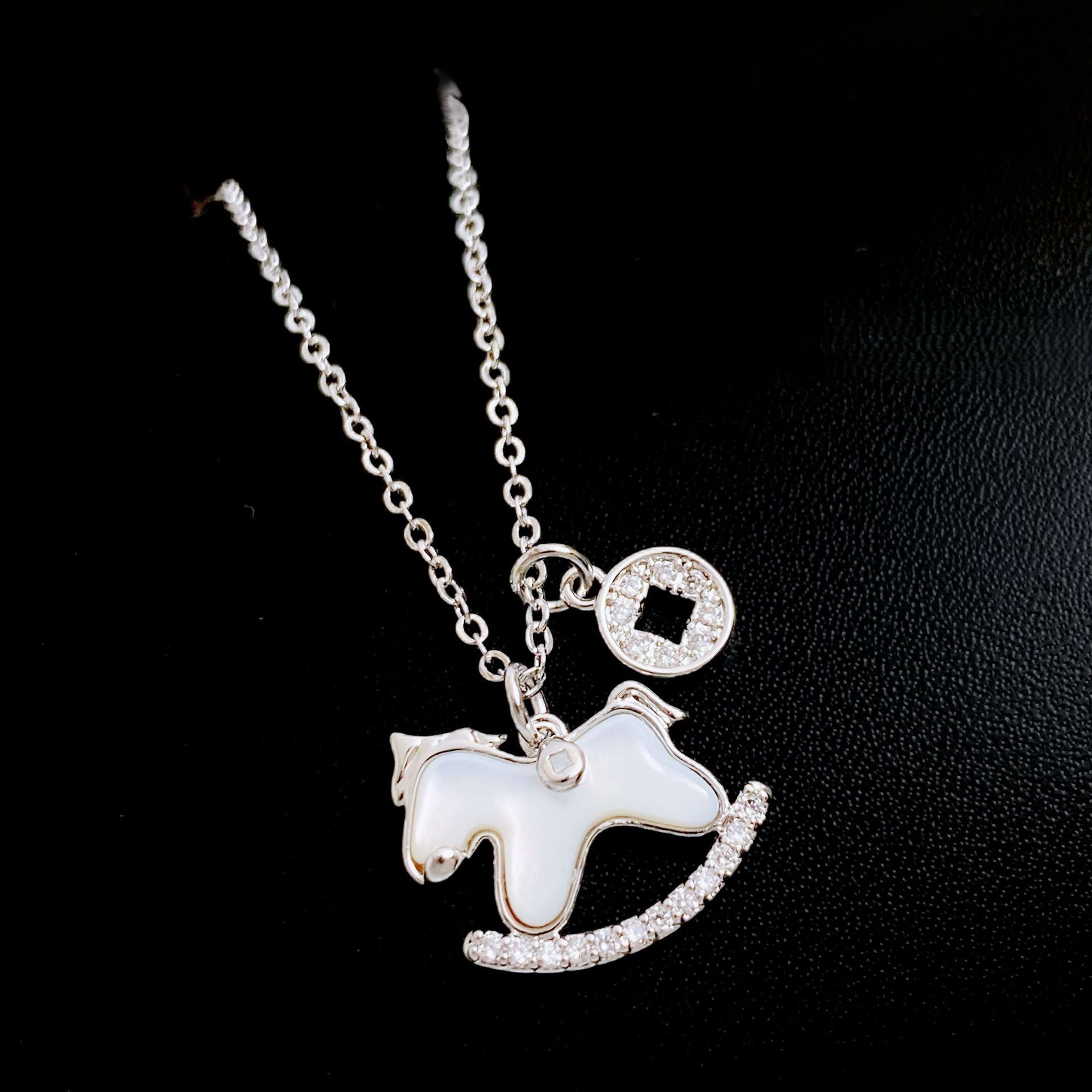 馬年開運項鍊：貝殼鎖骨鍊・馬上招財