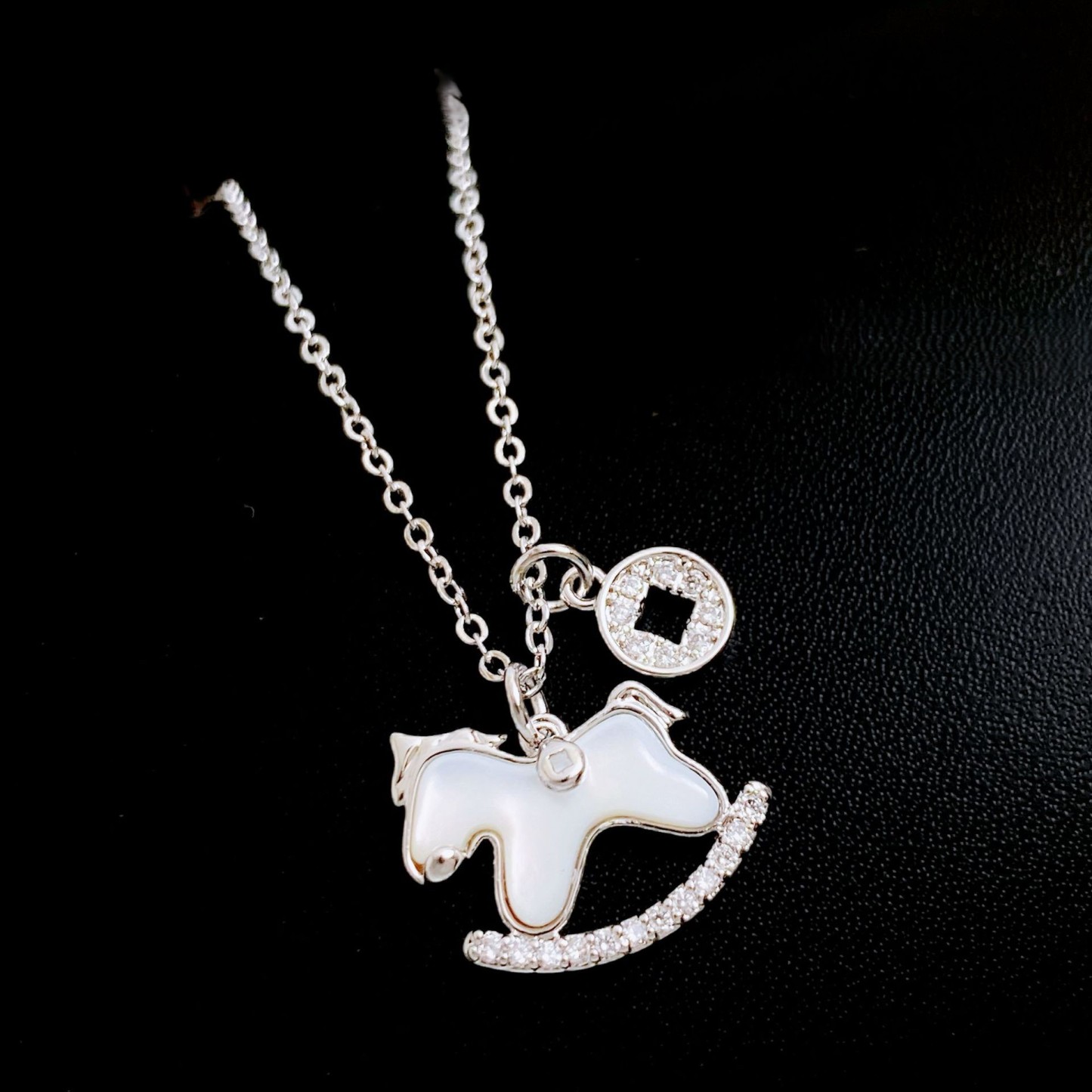 馬年開運項鍊：貝殼鎖骨鍊・馬上招財