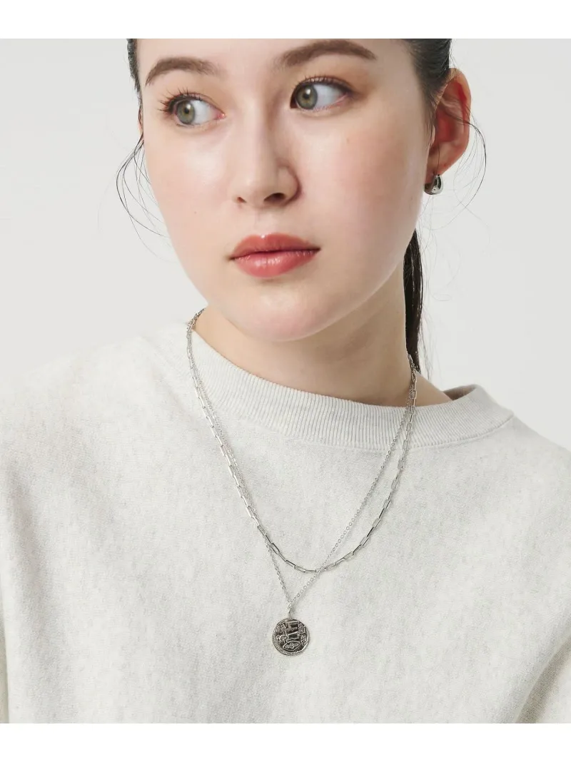 クラシカルなコインモチーフが目を引く3WAY仕様のネックレス。