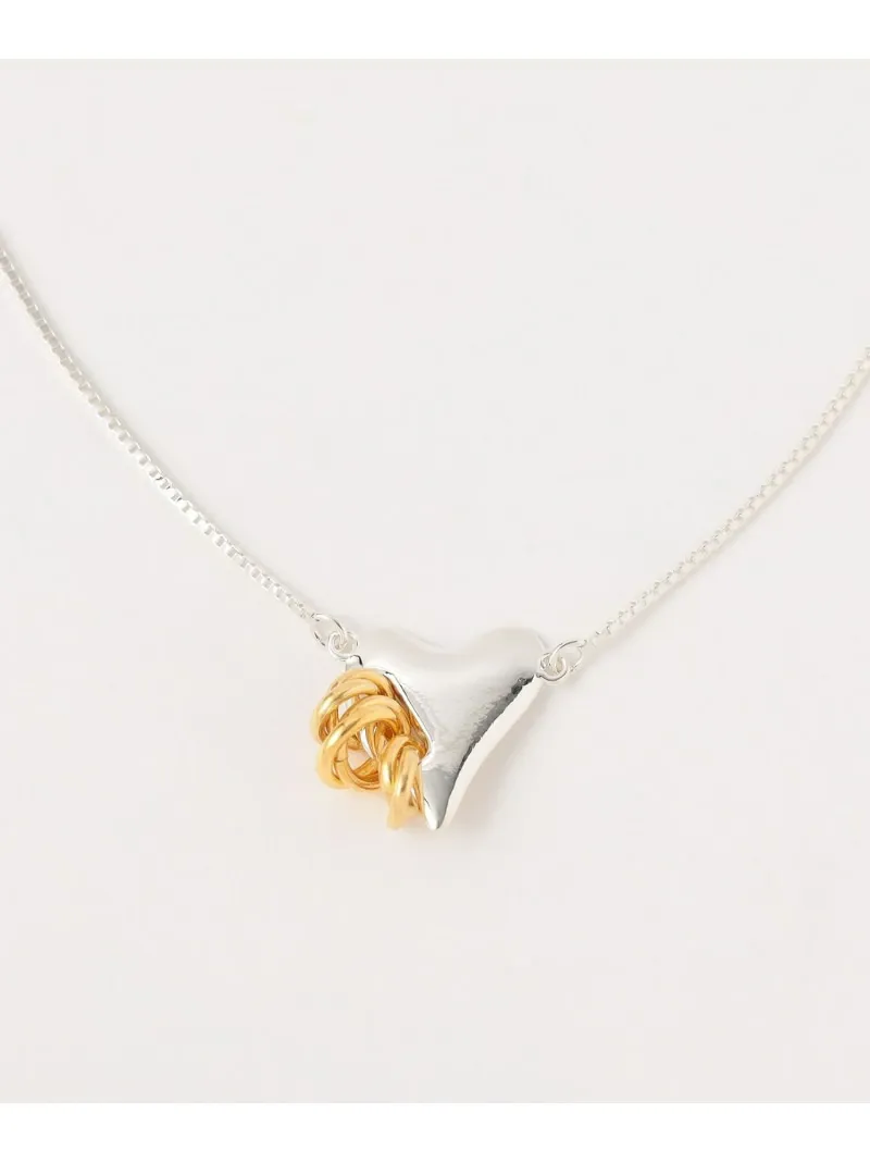 華奢なチェーンとハートモチーフが女性らしさ漂う＜LAPUIS＞のネックレス