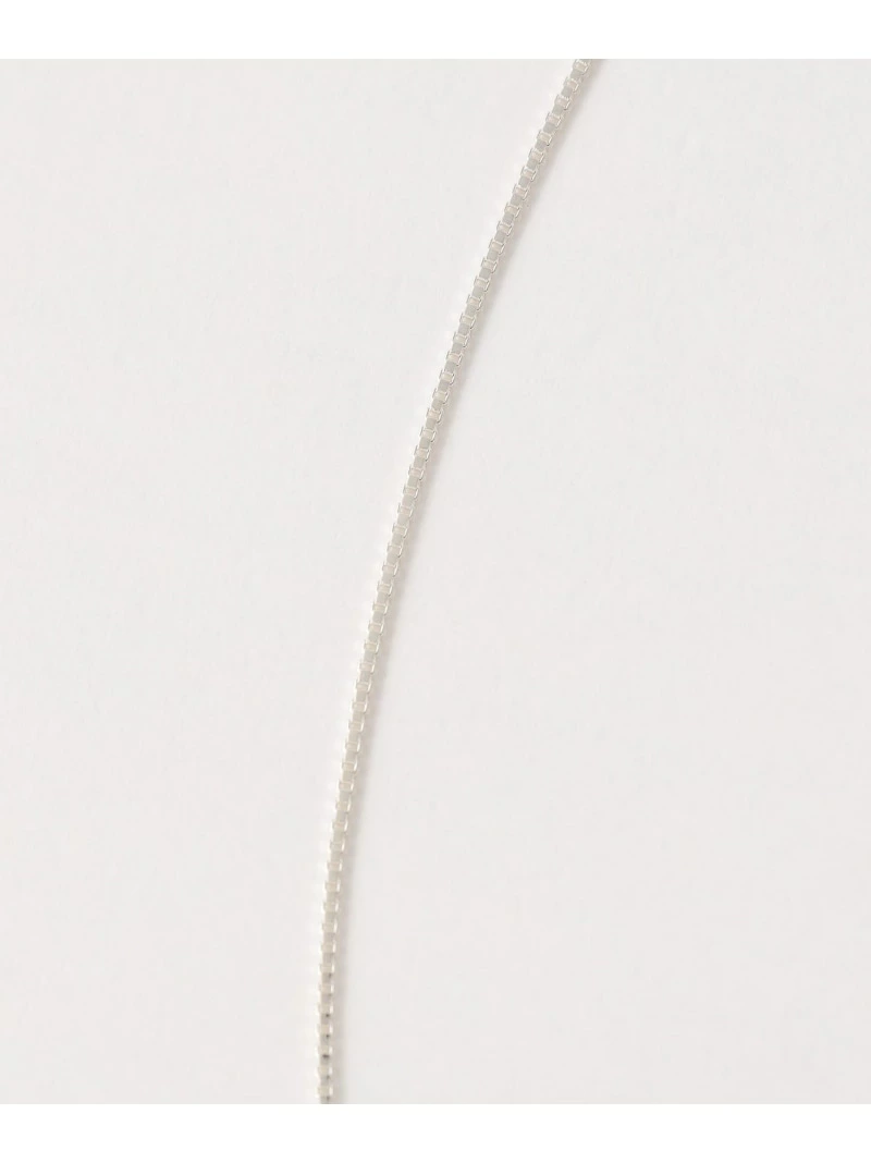 華奢なチェーンとハートモチーフが女性らしさ漂う＜LAPUIS＞のネックレス