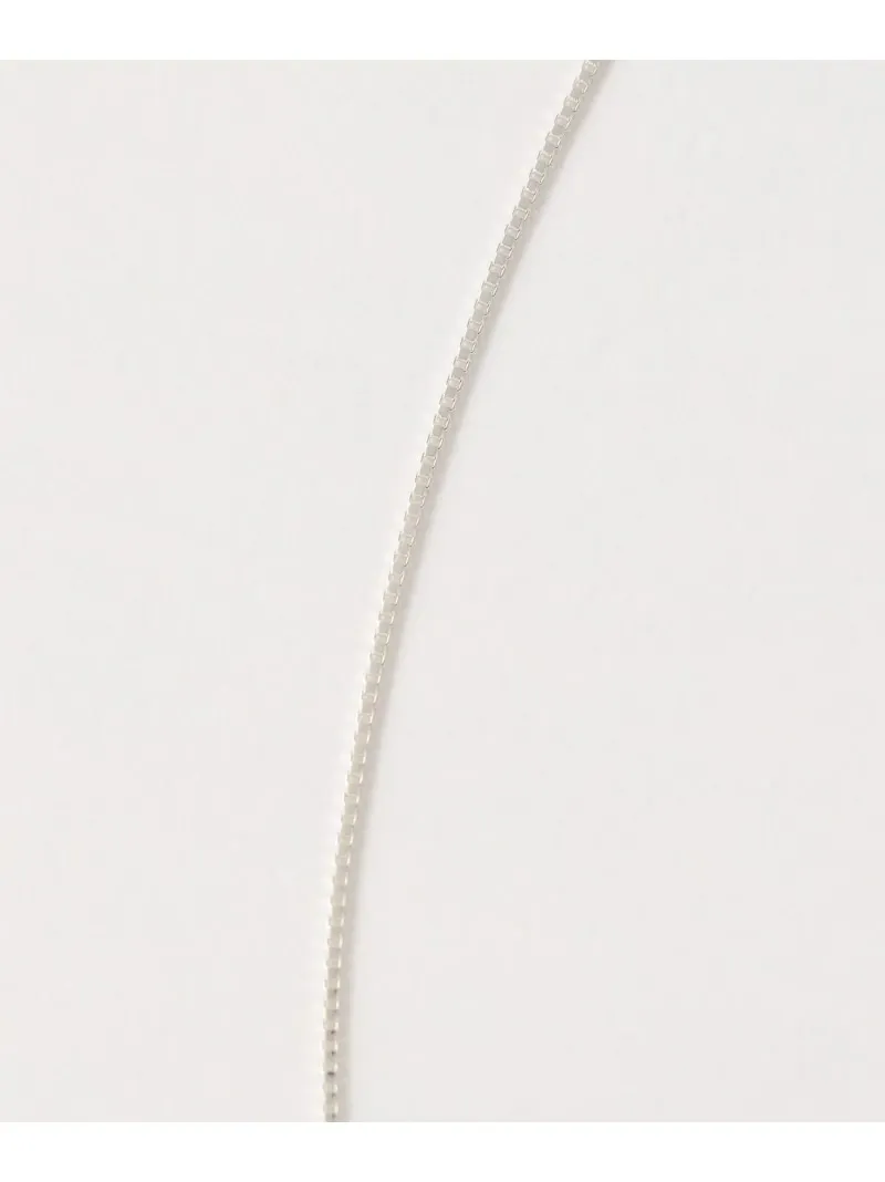 華奢なチェーンとハートモチーフが女性らしさ漂う＜LAPUIS＞のネックレス