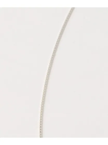 華奢なチェーンとハートモチーフが女性らしさ漂う＜LAPUIS＞のネックレス