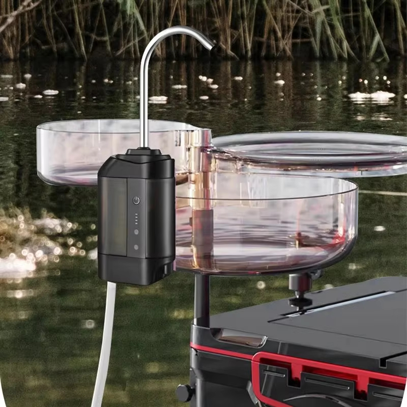 مضخة أكسجين محمولة للصيد في الهواء الطلق، تعمل بمنفذ USB، مزودة بمستشعر ذكي، ومضخة هواء وأكسجين للماء مع ضوء LED، وأدوات صيد.