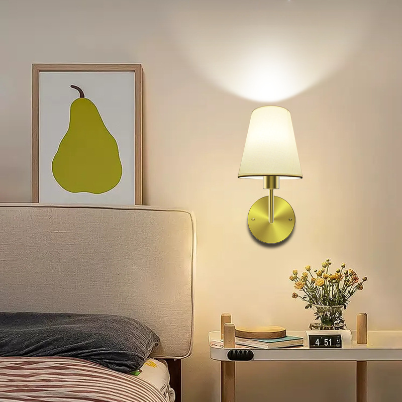 شريط حائط يعمل بالبطارية القابلة لإعادة الشحن بدون أسلاك 4000 مللي أمبير في الساعة لمبة قابلة للفصل وجهاز تحكم عن بعد، 15 لونًا مصباح جداري لاسلكي لتزيين غرفة النوم وغرفة المعيشة