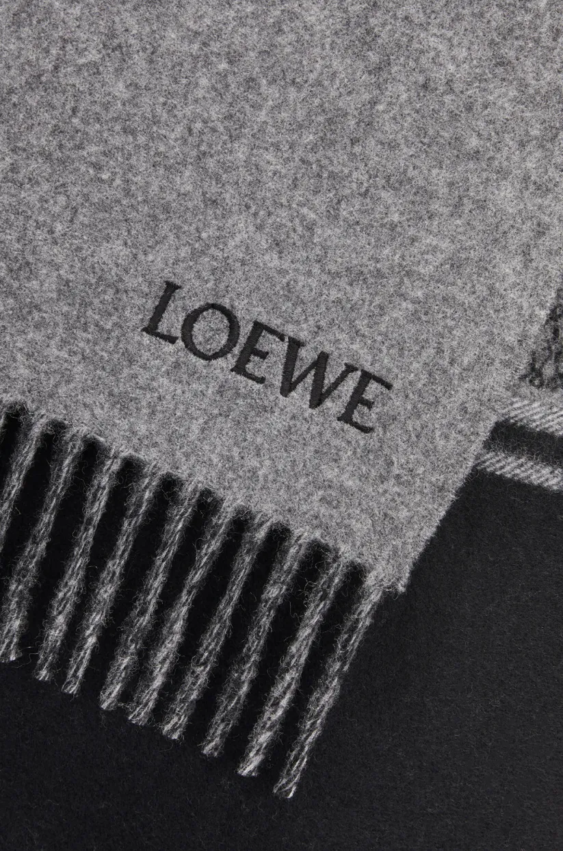 Loewe スカーフ（ウール&カシミヤ）