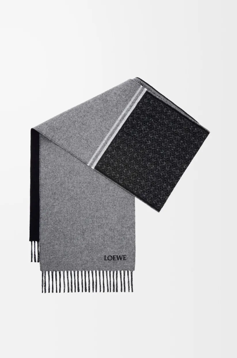 Loewe スカーフ（ウール&カシミヤ）