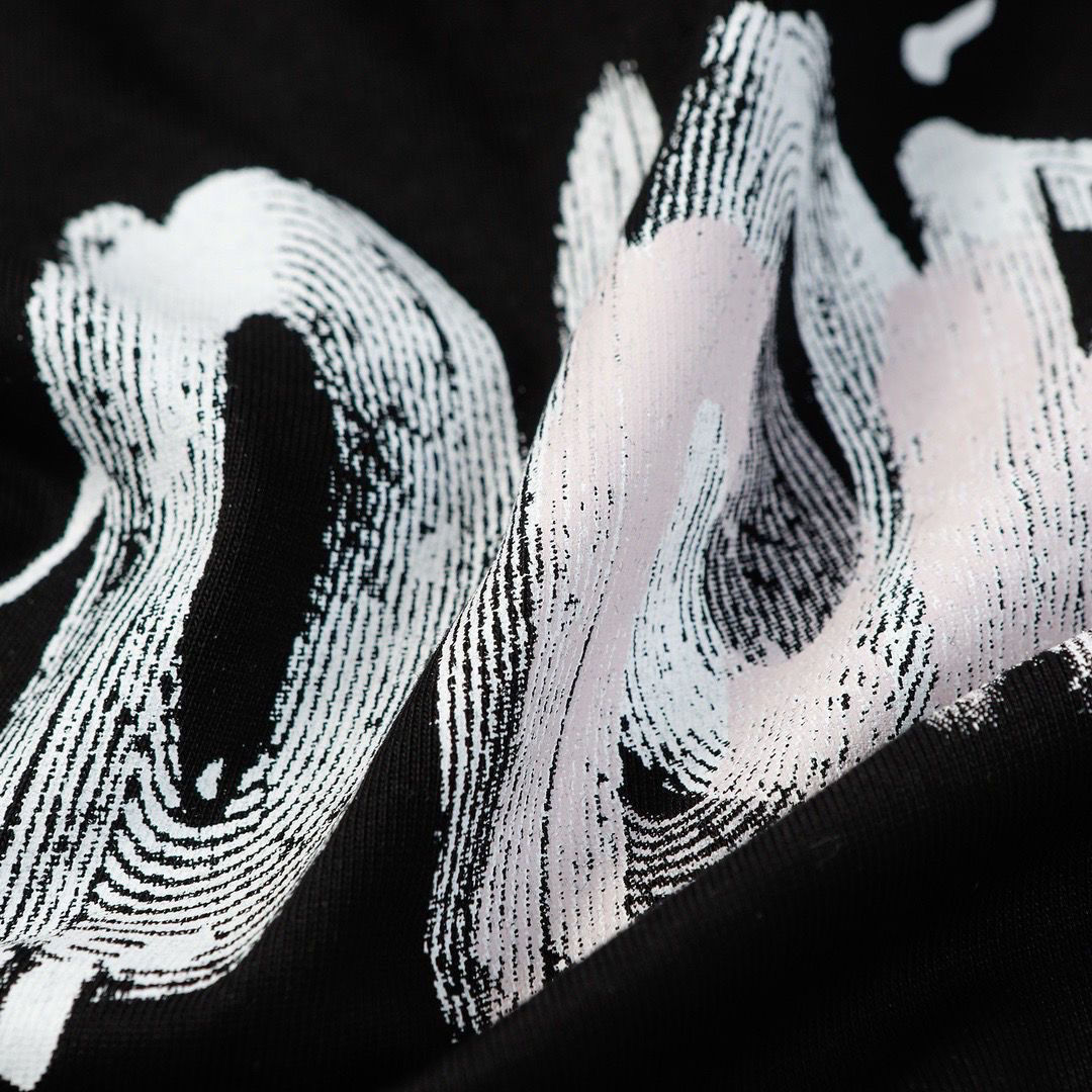 【DIOR】（ディオール）半袖 ご好評に付き再入荷！