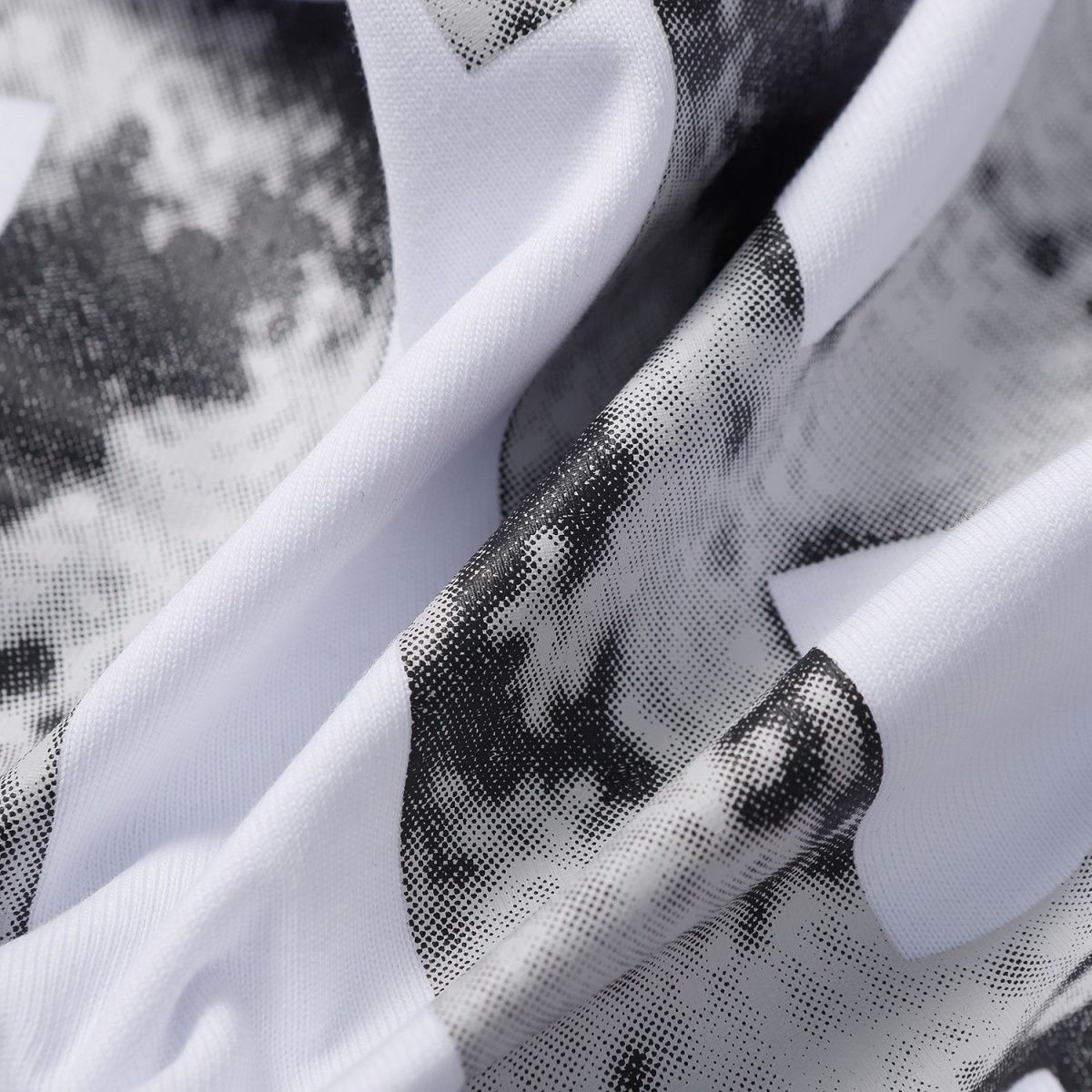 【 BALENCIAGA 公式旗艦店】 バレンシアガ Tシャツ ご好評に付き再入荷！