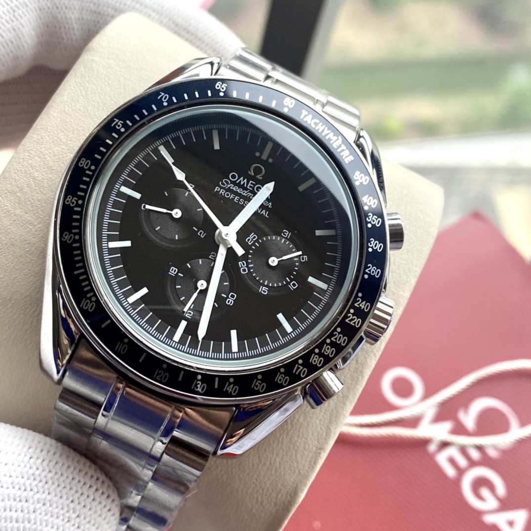 Speedmaste﻿r 50周年モデ﻿ル 42 mm OMEGA時計