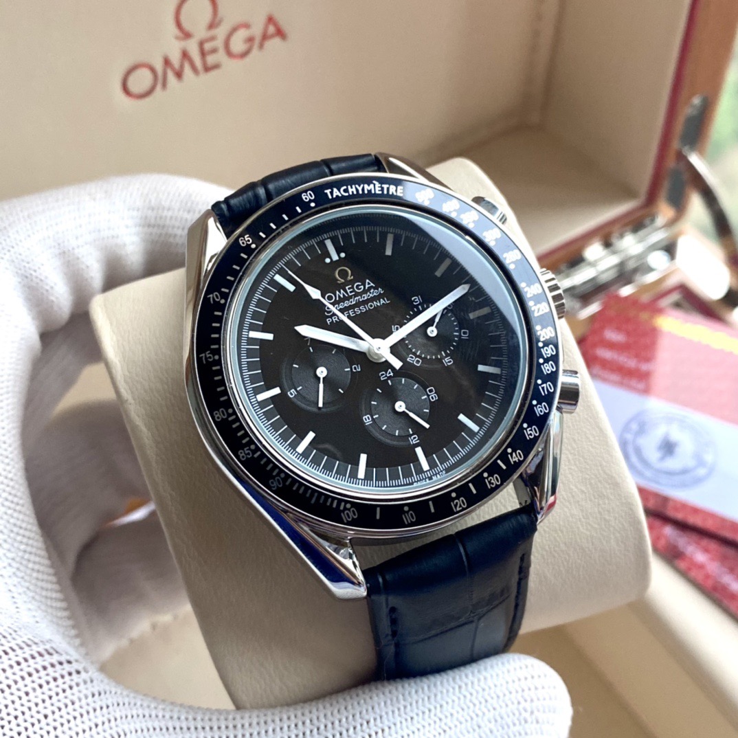 Speedmaste﻿r 50周年モデ﻿ル 42 mm OMEGA時計