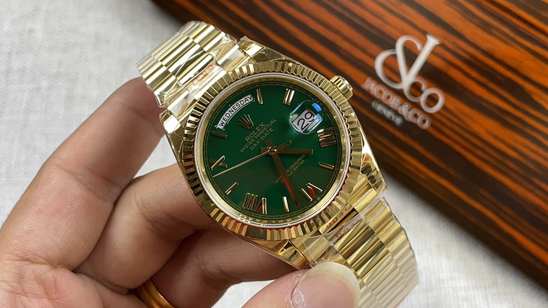 NEW 2025 新2025ロレックスデイトジャスト40ミリメートルゴールドケースグリーンダイヤルロレックス