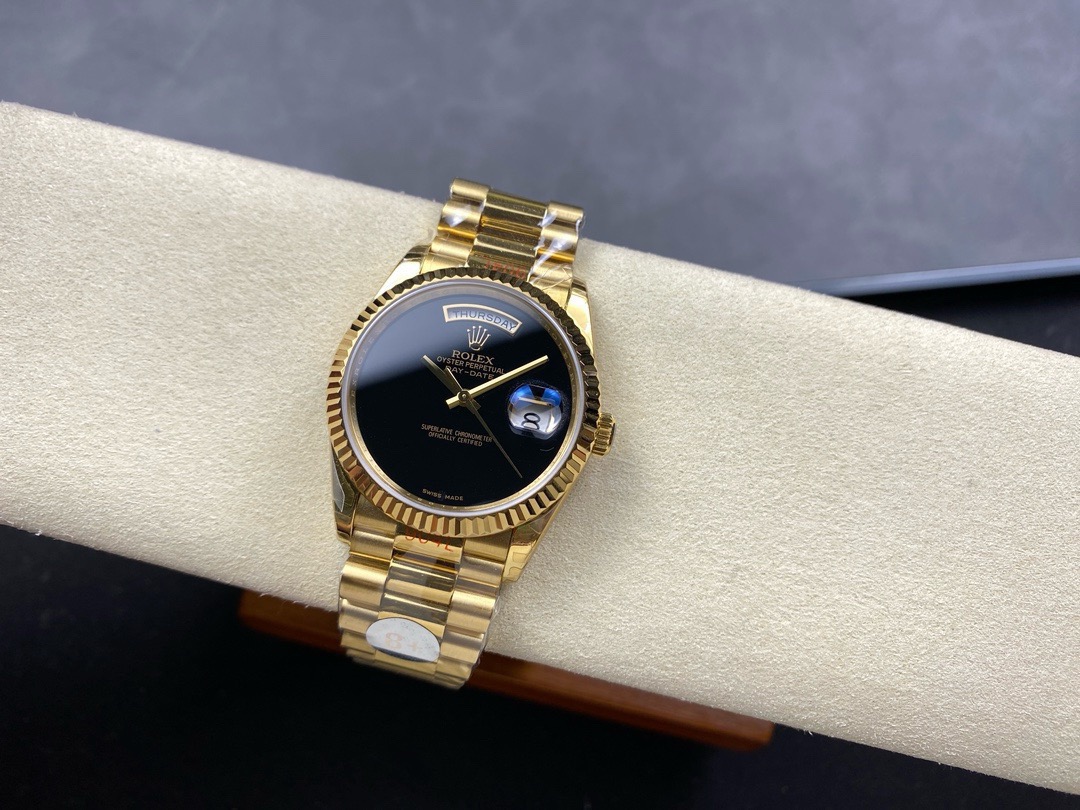 NEW 2025 新2025ロレックス デイトジャスト 40mm ブラックダイアル ベージュゴールドケース ロレックス