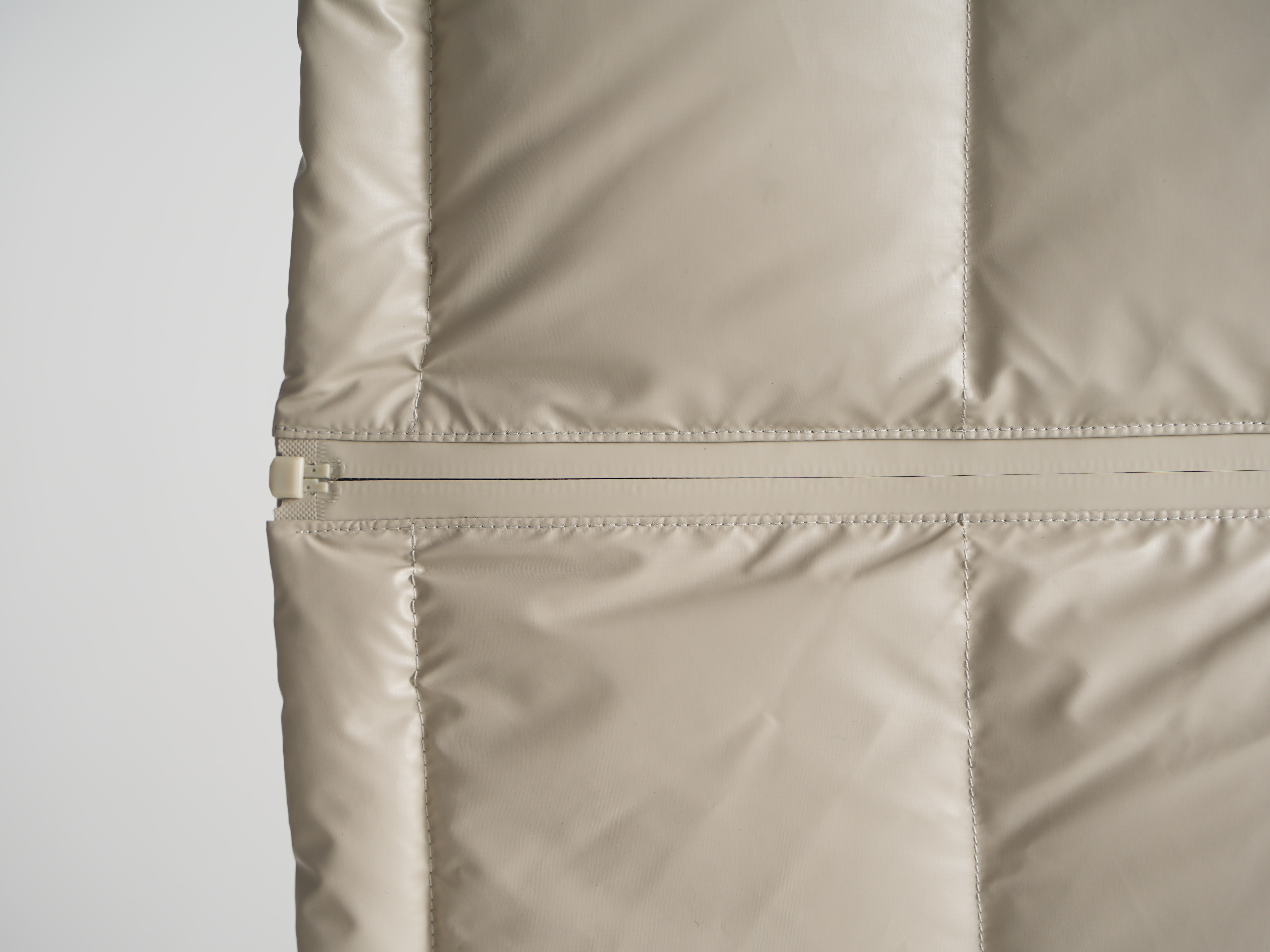 PRADAプラダ 冬のダウンジャケット 旬の新作 ユニセックス