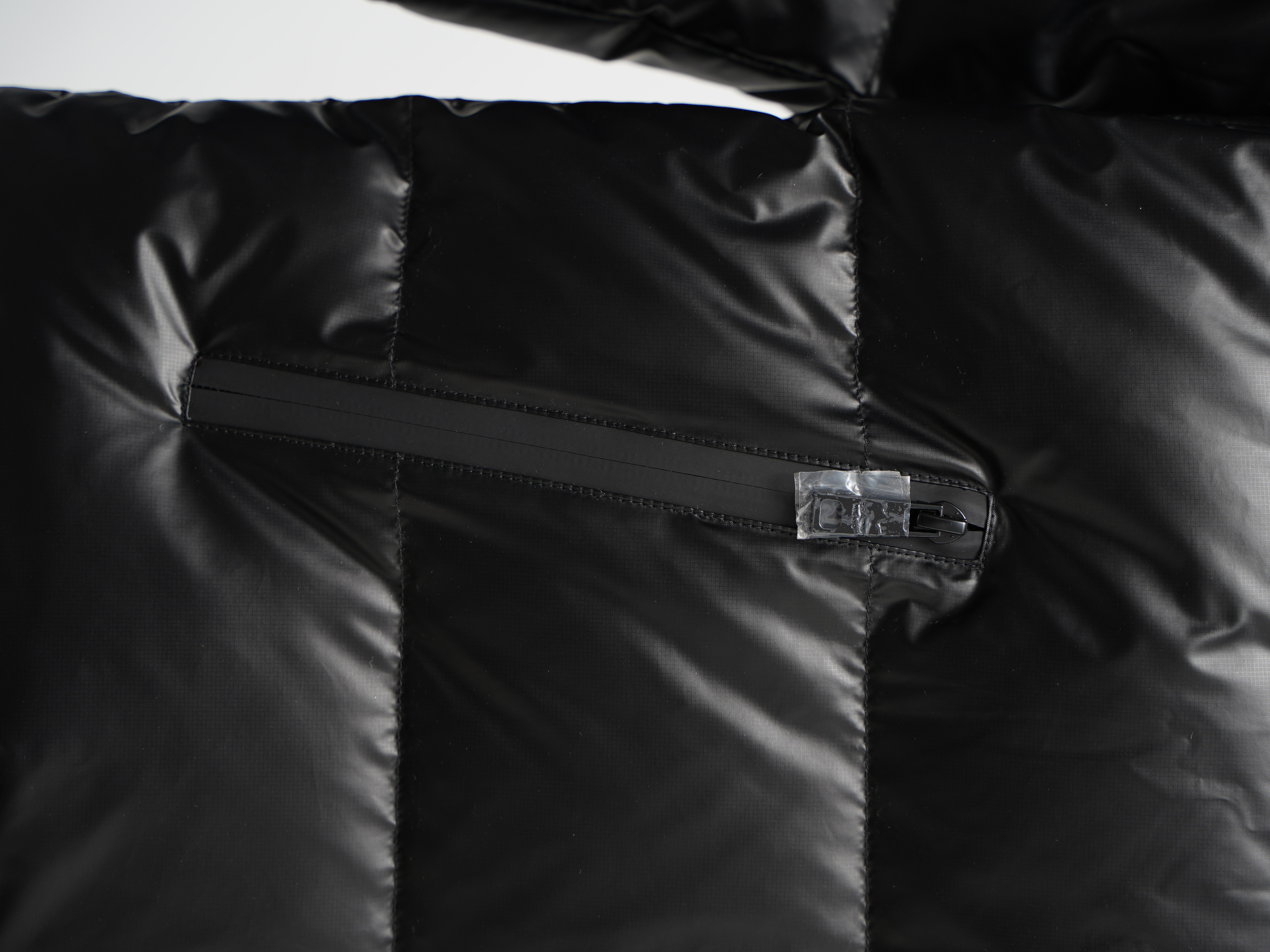 PRADAプラダ 冬のダウンジャケット 旬の新作 ユニセックス