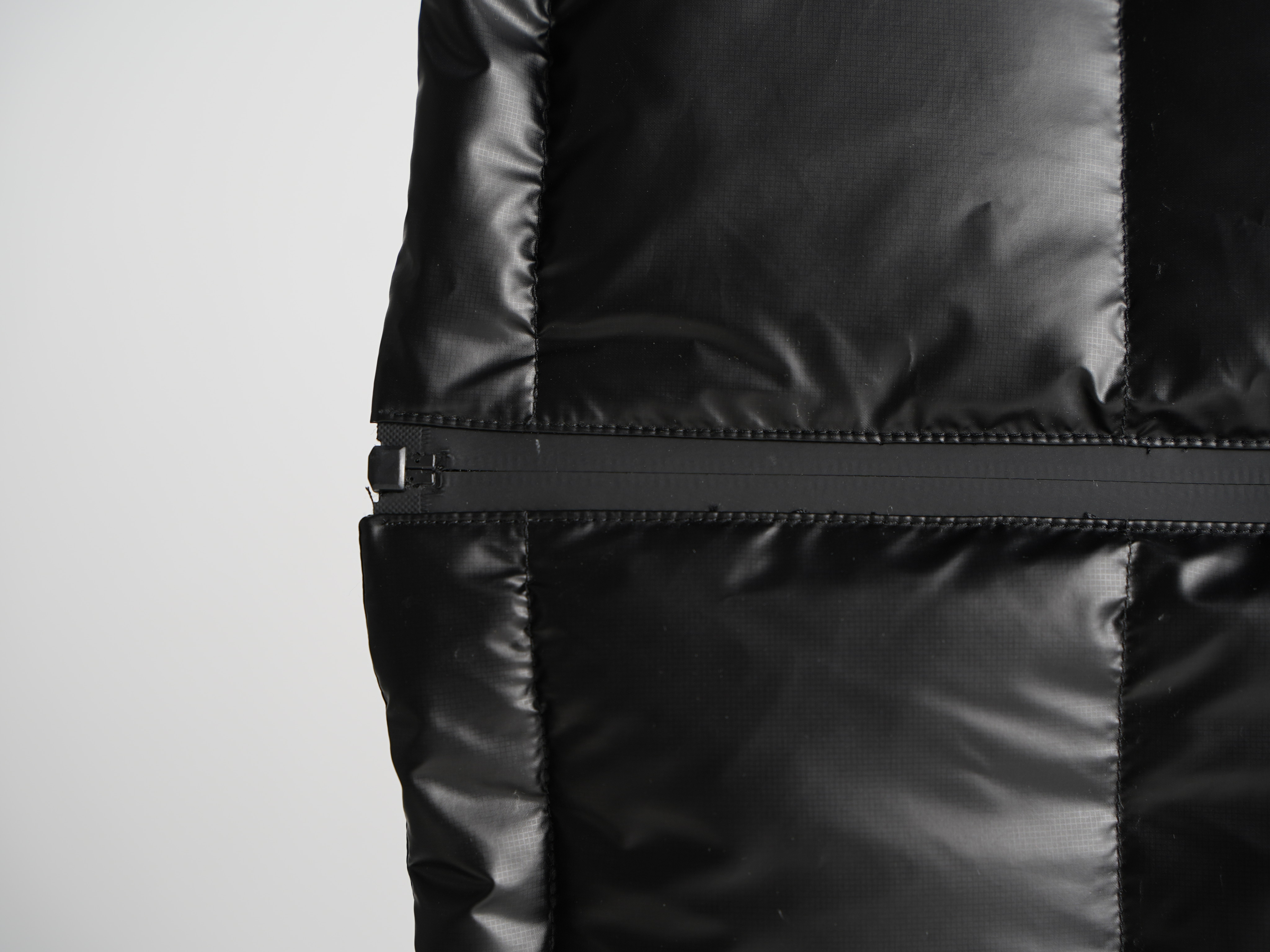 PRADAプラダ 冬のダウンジャケット 旬の新作 ユニセックス