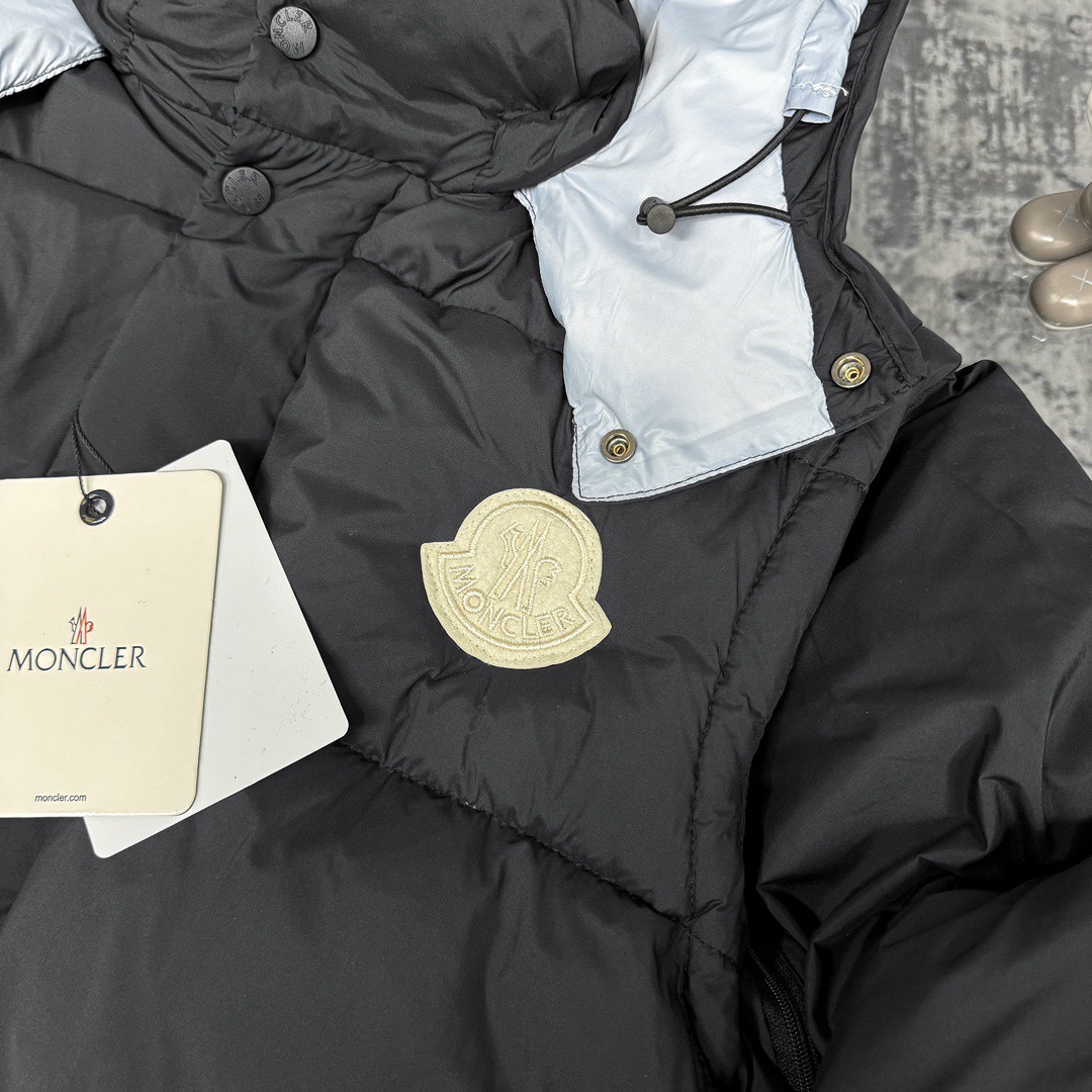 【人気商品】MONCLERモンクレール 取り外し可能ベスト付き プレミアム95%ホワイトダックダウン 超ソフトダウンジャケット