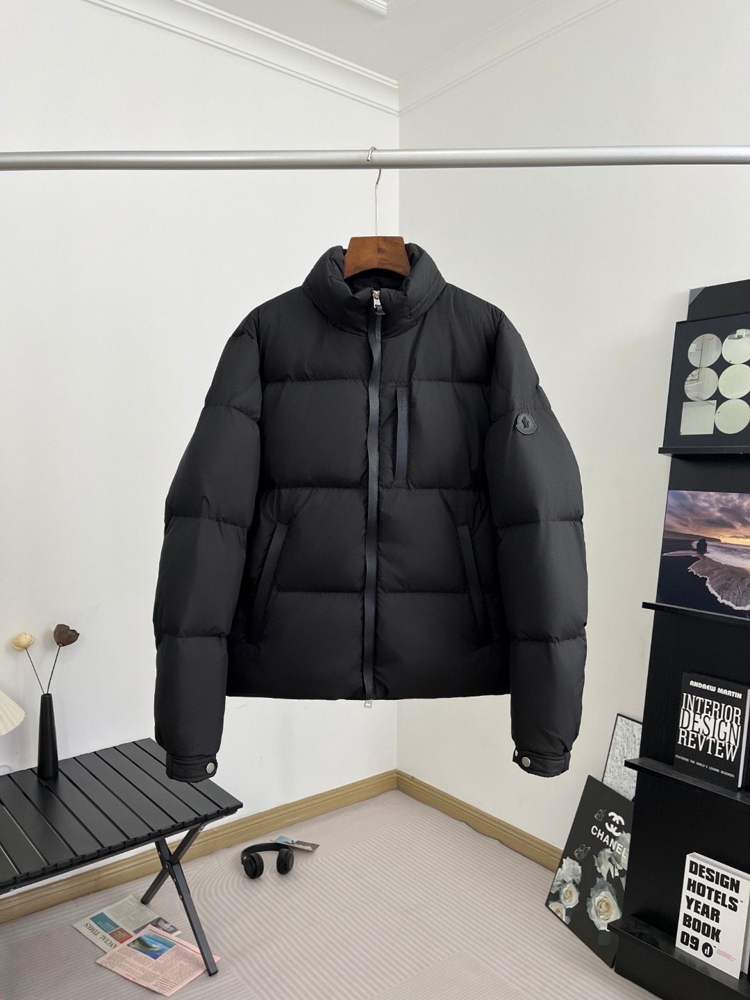 【人気商品】𝐌𝐎𝐍𝐂𝐋𝐄𝐑 モンクレール Besbre レザーパッチ ダウンジャケット ユニセックスモデル